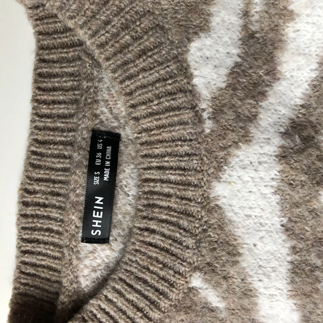 En stickad tröja från shein - 90