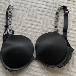 Victoria secret bh - Nytt skick! Push up, skriv privat för fler frågor 🫶🏼