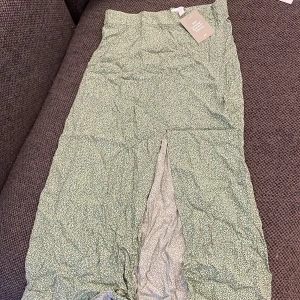 Kjol - Långkjol, aldrig använd