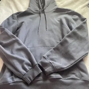 Fin hoodie från HM, använd några gånger men i bra skick 💗