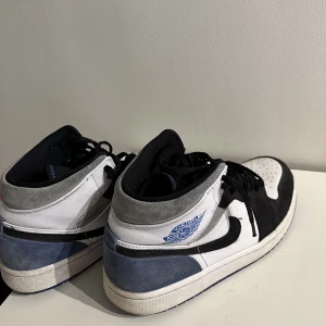 Skor - Jätte fina skor till oavsett väder, använda men i mycket gott skick, pris kan klart diskuteras!!🤩🌟