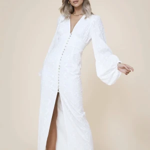 SÖKER - Söker denna klänningen i Storlek 38/40!!!!