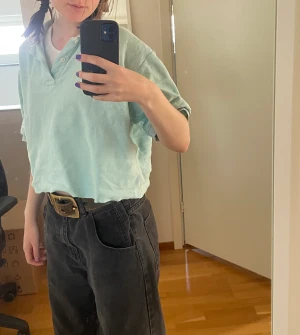 Kroppad (klippt) Piké   - En ljusblå pikétröja från fila som jag kroppat (klippt den lite kortare)🙌🙌 