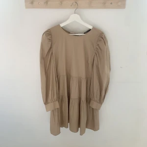 Klänning  - Brun/beige fin klänning🩷