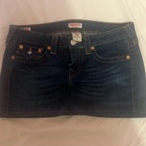 True religon kjol  - Jätte fin true religon kjol perfekt till sommaren 🙃kan tänkas ändra pris vid snabbt köp 