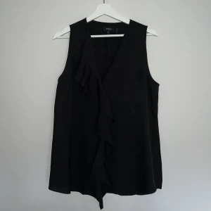 Blus från Theory  - Elegant blus från Theory