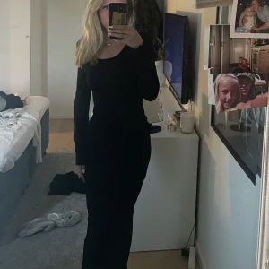Klänning - Svart tight långklänning 💕💕