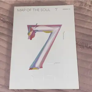 Säljer bts map of the soul:7 version 1. Se bild 2 för photocard. 