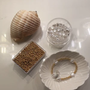 Smycken - Miranda armband Ett elegant och simpelt armband med finess. Beställ här eller via dm!🌟🤍