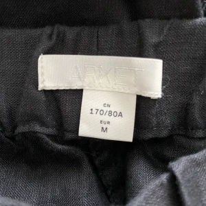 Linnebyxor  - Ny pris 590kr.  Mitt pris 250kr då jag rensar och vill bli av med sånt jag inte använder.