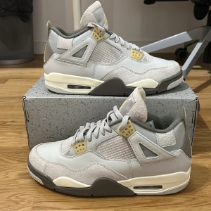 jordan 4 craft - Äkta Air Jordan 4 Craft storlek 44,5. 9/10 skick små repor på sulorna (kan skicka bild). Låda ingår. Köpta från GOAT (kan visa konfirmations email). Pris kan diskuteras vid snabb affär
