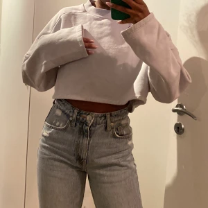 LXA sweatshirt  - Coppad sweatshirt från LXA the label. Ljus Grå färg. Denna är från första släppet av LXA. Storlek XS