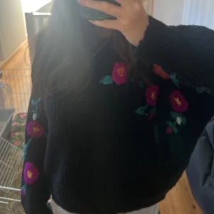 söt stickad tröja  - inte använd många gånger alls! 