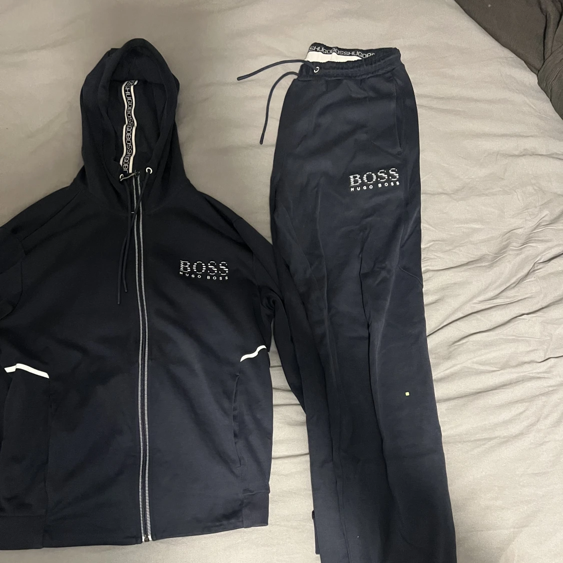 Hugo boss tracksuit - 90