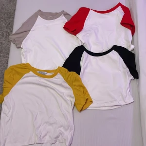 fyra magtröjor - säljer dessa tröjor för att de tyvärr aldrig kommer till användning längre. Tröjorna kostar 50kr st och alla fyra 150kr❤️De är i bra skick och har inga fläckar eller andra skador. Skriv om du har några frågor! :)