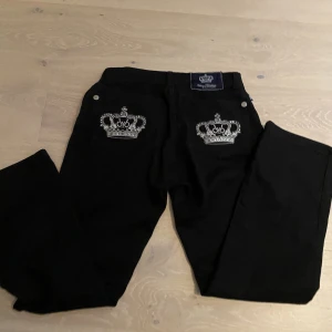 Victoria Beckham jeans  - Säljer mina Victoria Beckham jeans för dem är för korta för mig. 