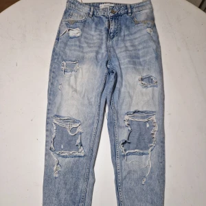 Slitna jeans - Schyssta casual jeans från Mango i stl 32