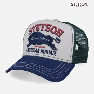 Säljer en helt oanvänd Stetson keps, köpt för nått år sedan men aldrig använd Great Plains Beige/Green/Navy Trucker - Stetson