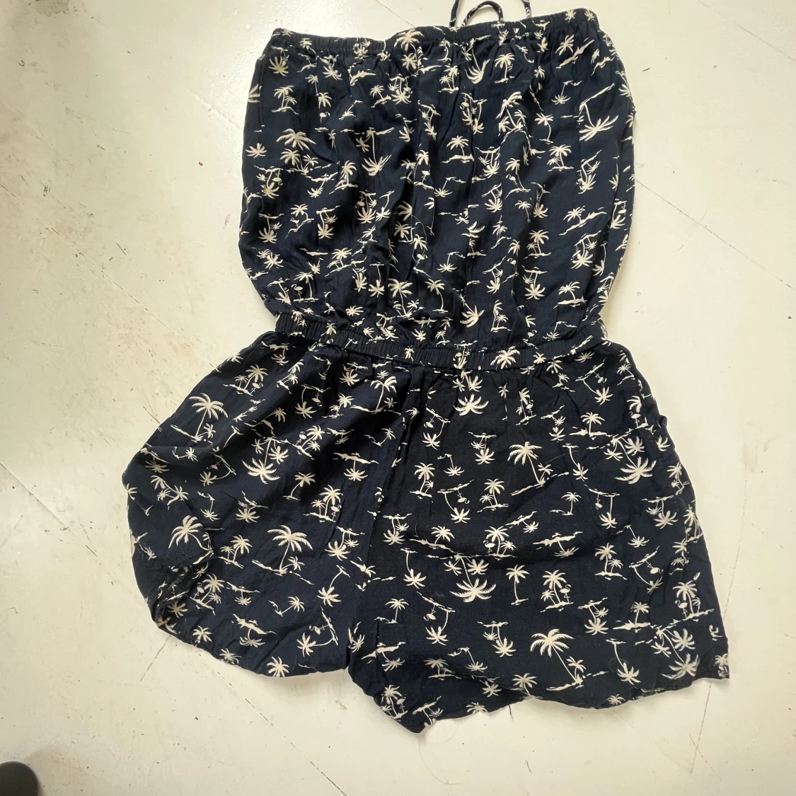 Sommrig byxdress - 90