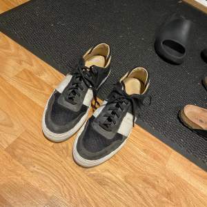 Arigato skor som liknar ett par Valentino Flycrews, säljes då dom är för små Storlek 43 (true to size) 