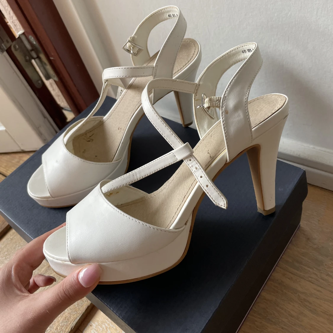Vita klackskor (40) - 90