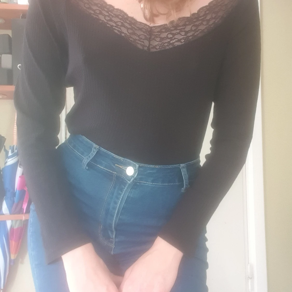 Långarmad tröja med spets hals - 90