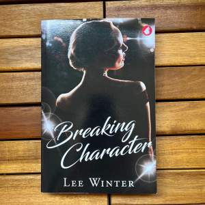 Lee Winters Breaking Character är en populär bok på tiktok, berättelsen liknar The Seven Husbands of Evelyn Hugo