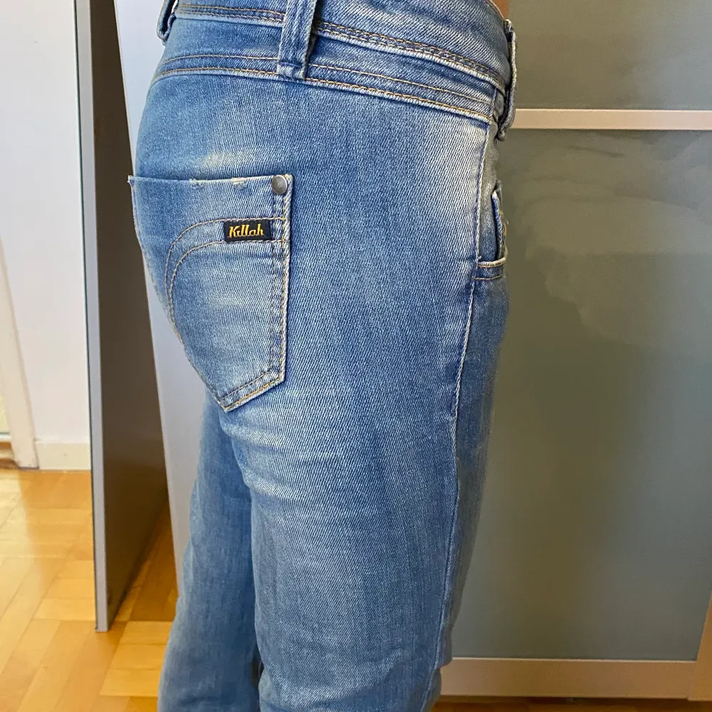 Ett par jeans från Killah i stl 27. Jeans & Byxor.