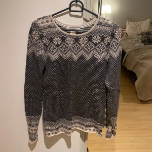 Hösttröja - Höstig tröja från H&M, storlek XS