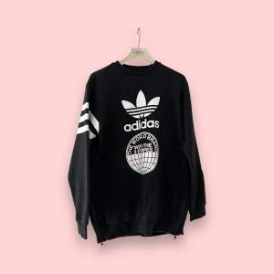 Oversized sweatshirt från Adidas i M. Använd gärna KÖP NU 🫶🧚