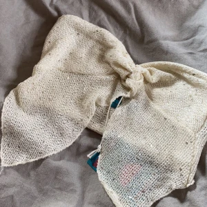 Bull&bear topp - Säljer en oanvänd topp från pull&bear för att den ej kommer till användning. Super fin