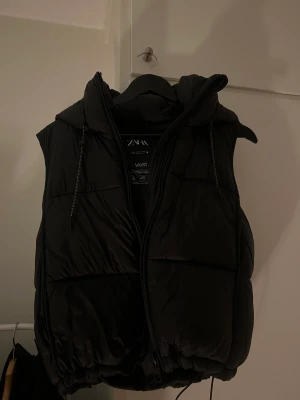 Zara väst - Använd en-två gånger  Storlek Xs Som ny.