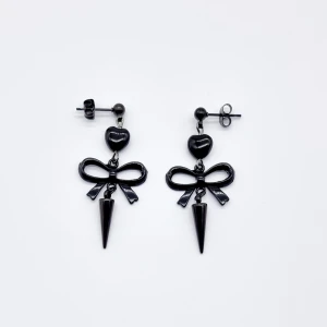 Handgjorda örhängen  - ●Material- rostfritt stå,glas, zinklegeringar l●Örhängeskrokar -rostfritt stål. Nickel fri. Längd - 4, 5cm. [Frakt 15kr] 