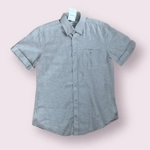 Kortärmad linneskjorta - | Linneskjorta Dressman | Skick 10/10! | Storlek S |           | Nypris 299kr | Mitt pris: 140kr |
