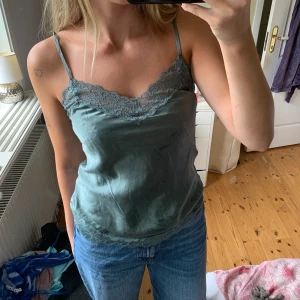 Intimissimi satin topp - Finaste toppen från intimissimi som funkar som både vanlig topp och pyjamas! Jättefin verkligen💚