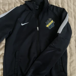 Aik tröja - Säljer min aik zip som knappt är använd 