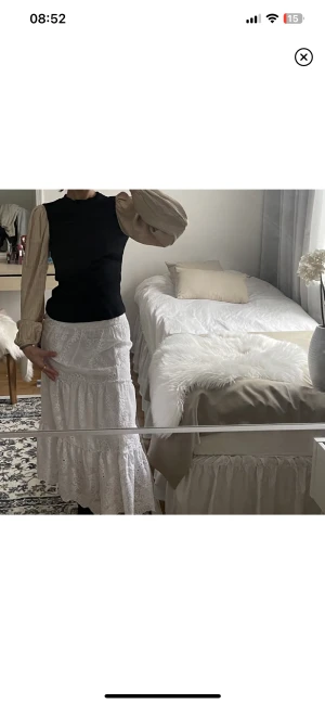 Zara topp - Elegant topp från Zara i perfekt skick! Storlek M ( men passar mig som bär S/XS bra - stretchig kan stretchas ut så att det passar en M med) 