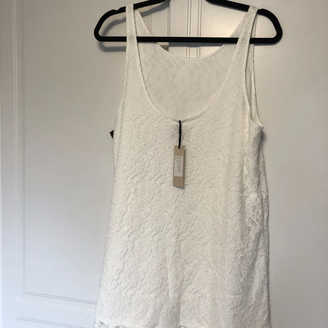 Vit spetsklänning - 91