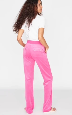 Juicy byxor💕 - Superfina juicy byxor säljer pga inte kommer till användning längre.💓 pytte lite miss färgade nere vid fötterna inget som syns. Inga märken och väldig bekväma skulle säga 7/10 i skick🌸 storlek xs men passar oxå s och m😍💓