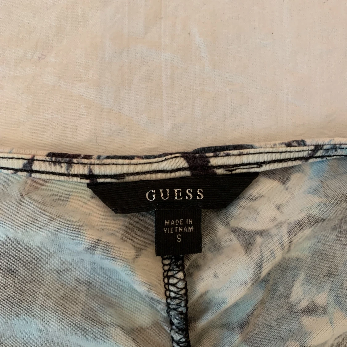 Guess topp - 91