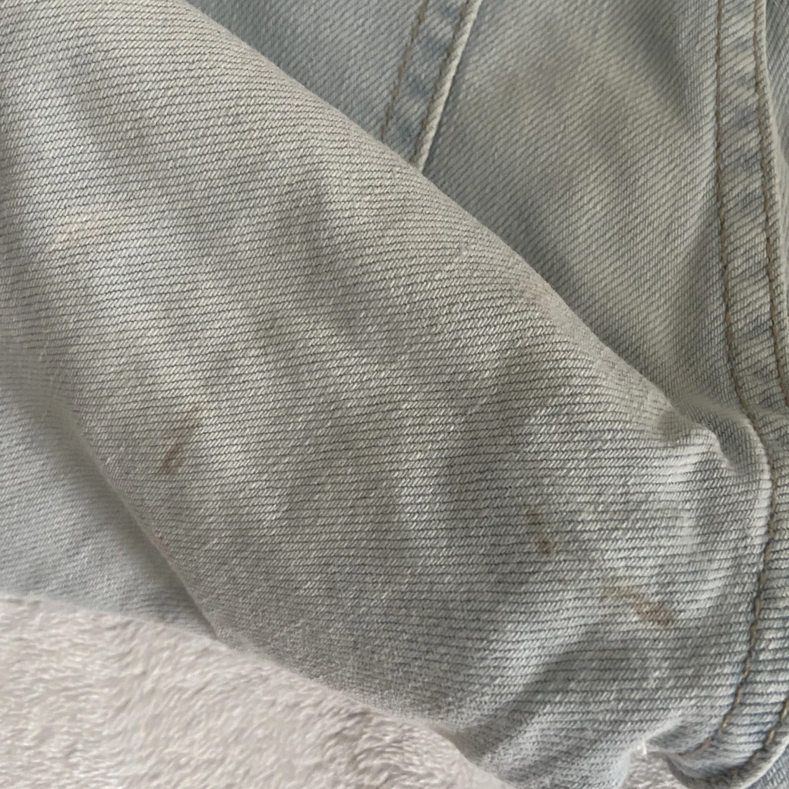 ljusblåa högmidjade jeans  - 91