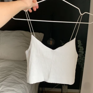 Topp - Säljer denna topp från weekday. Storlek S i fint skick. Frakt tillkommer! 