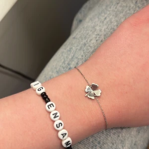 Edblad armband silver - Säljer pga att jag vill köpa likadana fast i guld, köpt för ett halvår sedan och har ej tagit av mig det sen dess, men är i jättebra skick❤️ ÖPPEN FÖR BYTE I GULD