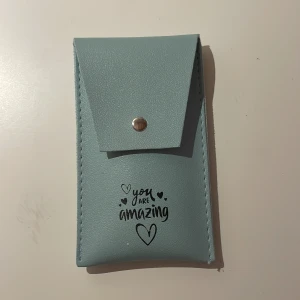 8-pack med sminkborstar  - Säljer 8- pack med sminkborstar då dem inte kommer till användning. Dem är givetvis oanvända och man får med ”förpackningen”❤️