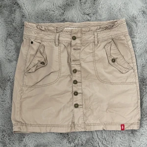 Cargo kjol - Använd, i gott skick. Cargo stil. 