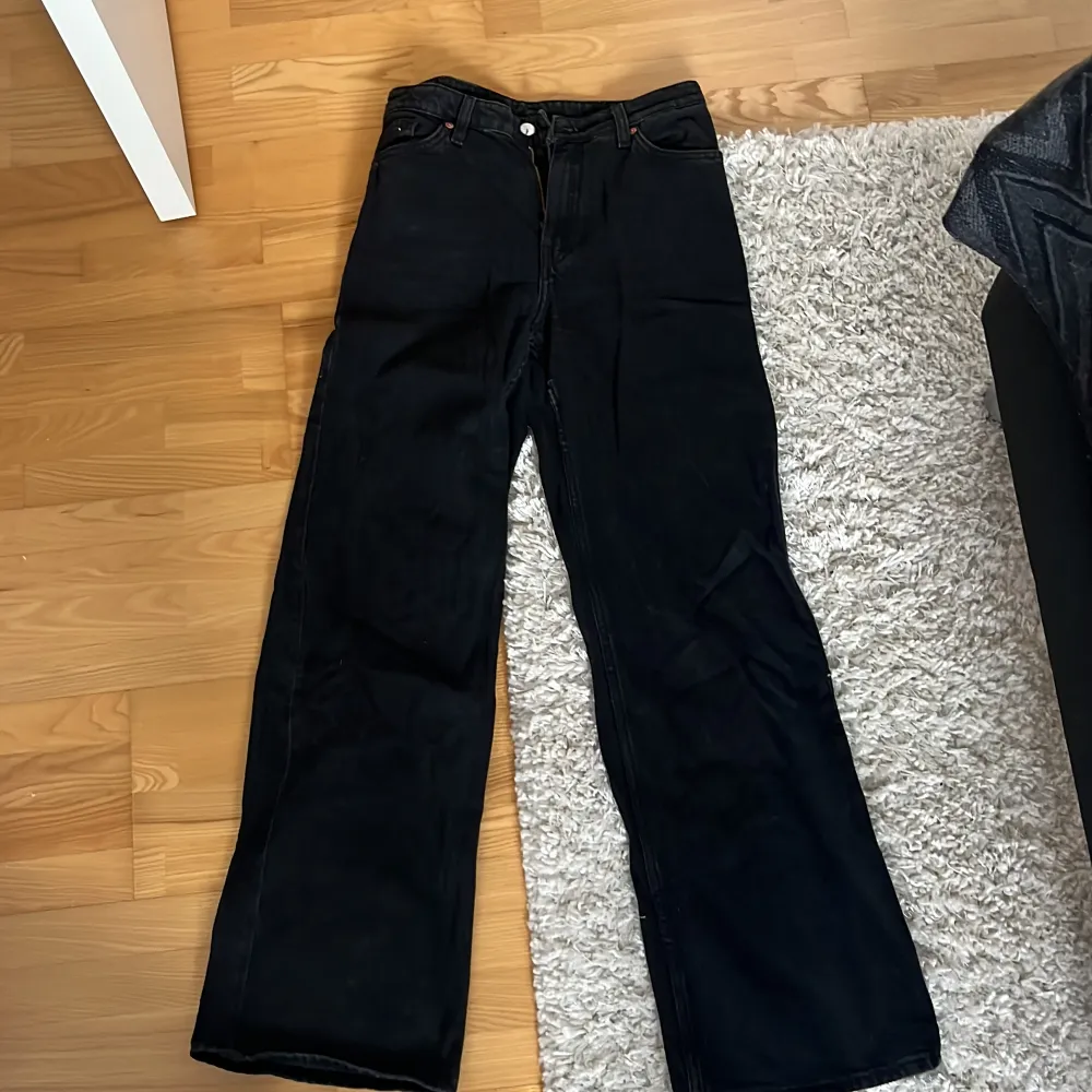Yoko svarta jeans. Jeans & Byxor.