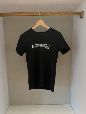 Astroworld T-shirt i bra skick. 