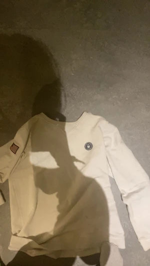 Sailracing  - En jättefin vit sailracing äkt som är bara använd en gång annars helt ny fin använda inför sommaren priset kan också diskuteras 