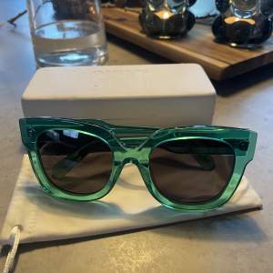 Säljer mina chimi glasögon model 008 i färgen aqua❤️❤️ tillhörande box och fodral ingår i priset💓