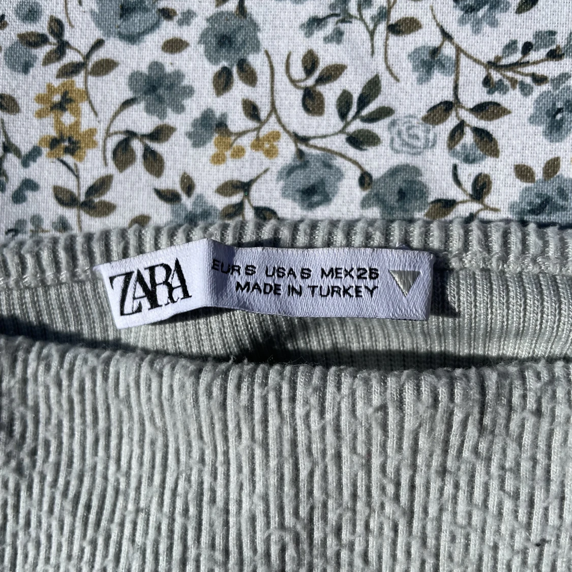 Topp med pärlor  - 91